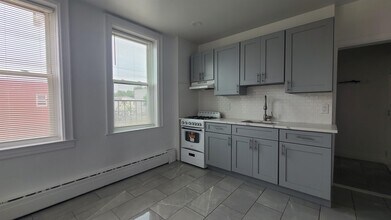 Building Photo - 297 Griffith St