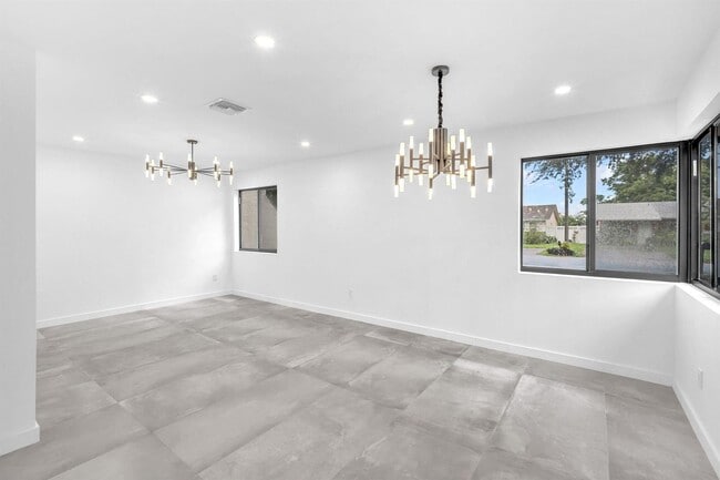 Building Photo - 2460 SW 58th Mnr