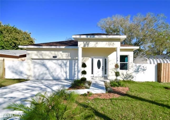 Foto principal - 3 br, 2 bath House - 6955 59th St N