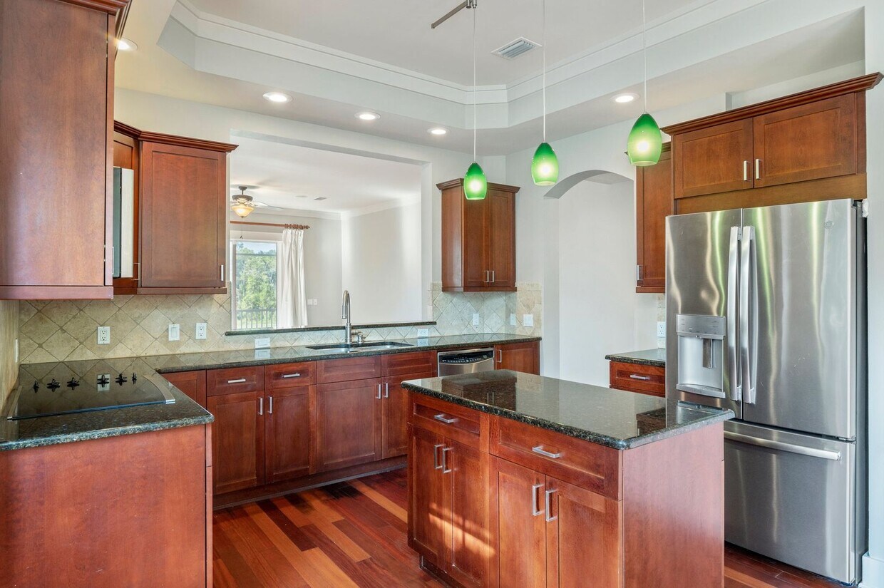 Primary Photo - Gorgeous Regatta Bay Townhouse for RENT!!
