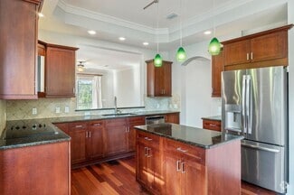 Building Photo - 4530 Golf Villa Ct