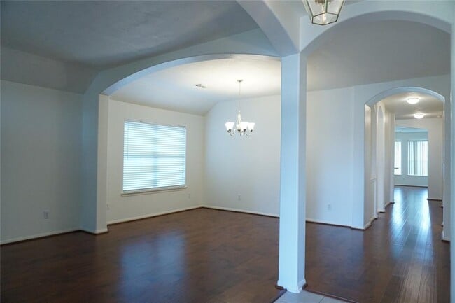 Building Photo - 2310 Oxford Point Ln