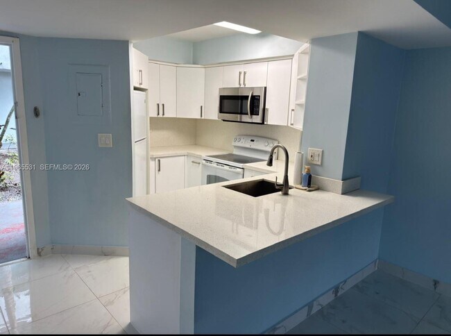 Foto del edificio - 8275 SW 152nd Ave