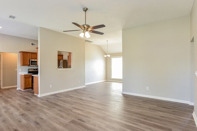 Foto del edificio - 416 Lake Forest Dr