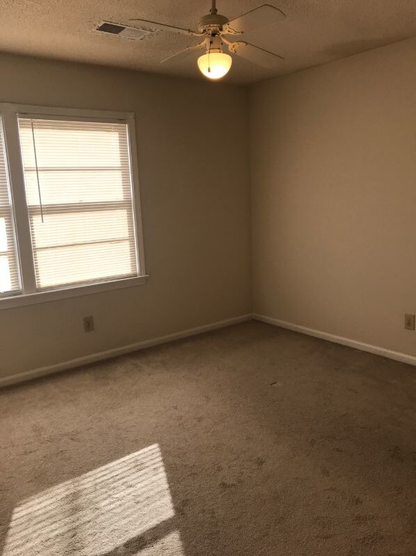 Building Photo - 107 ROBERTA DRIVE Unit B
