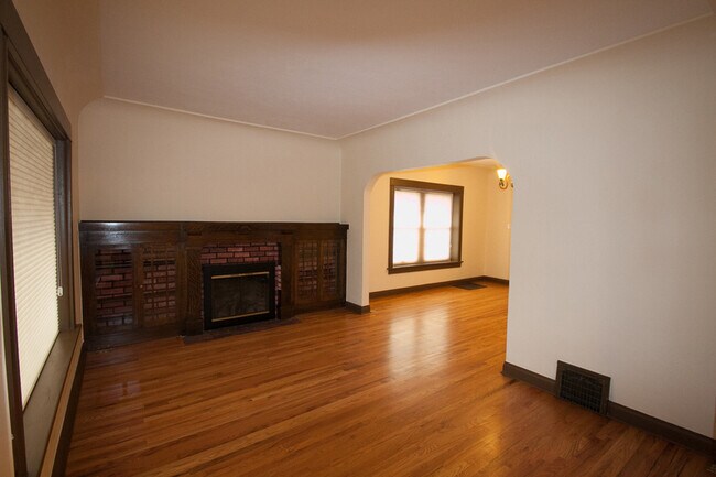 Building Photo - 3733 Grove St