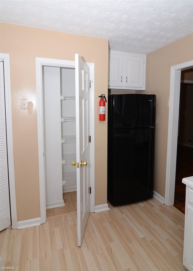 Building Photo - 4 br, 3 bath House - 4310 Oakbriar Place