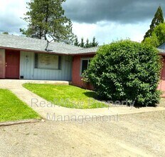 Building Photo - 3028 NE Douglas Ave