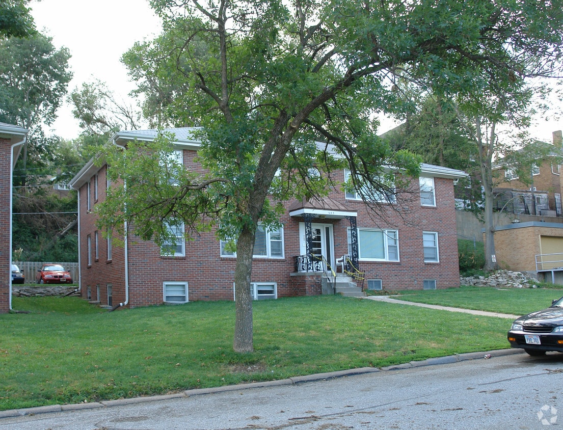 pleasant valley apartment 1035 Turner Blvd Omaha, NE