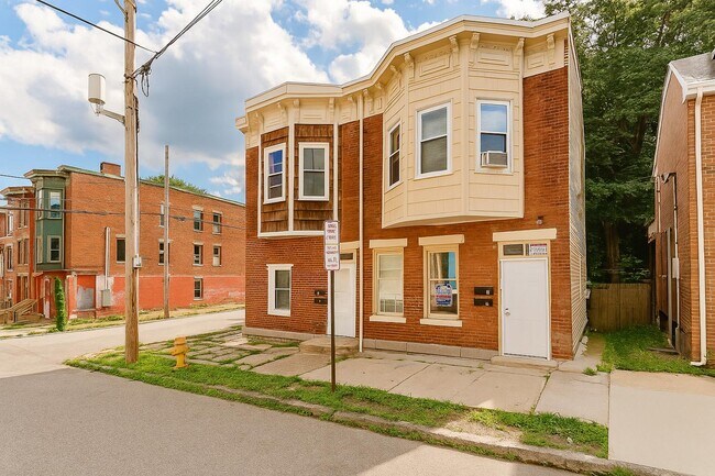 Foto del edificio - 35 Benkard Ave