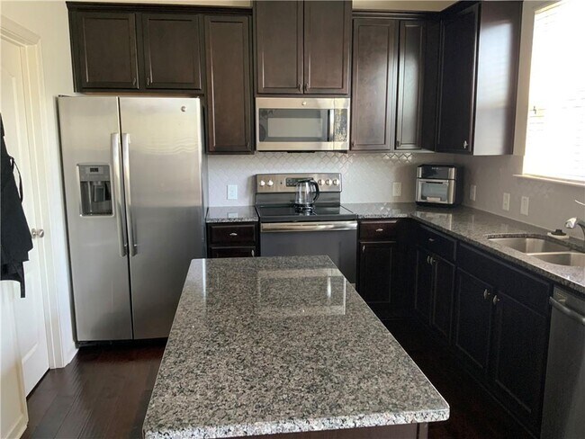 Foto del edificio - 3421 Open Fields Dr