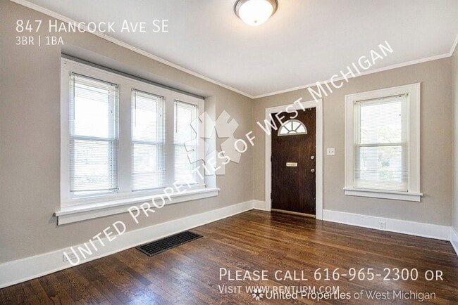 Building Photo - Available Now | Charming 3 Bedroom, 1 Bath...