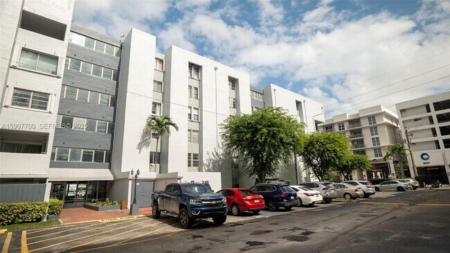 Foto del edificio - 750 NW 43rd Ave