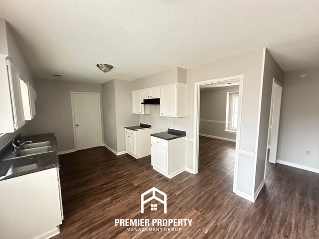 Foto del edificio - 6764 Henredon Dr