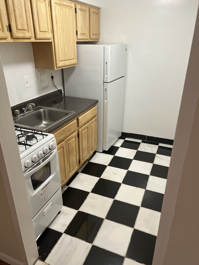 Building Photo - Rockview Apartments
