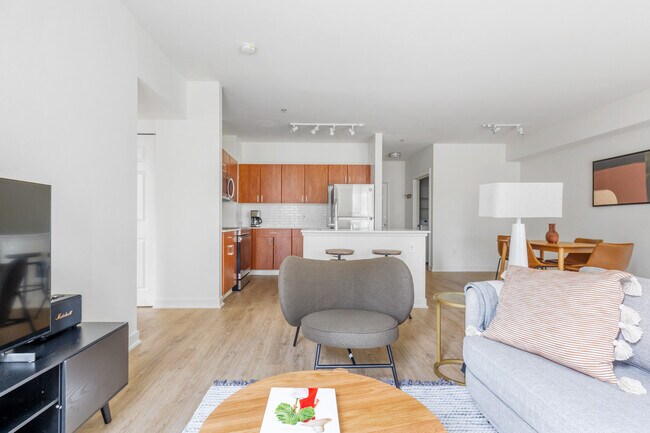 Foto del edificio - 11000 NE 10th St