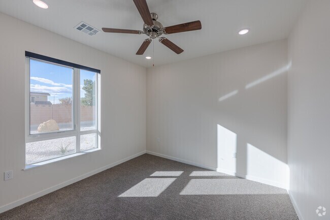 2 habitaciones, 1 baño - 1100 pies cuadrados - Segundo dormitorio - Mountain View Apartments