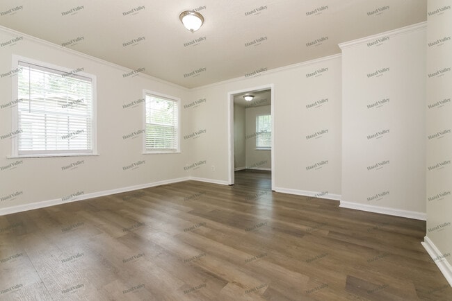 Building Photo - 2513 S 48th Terrace