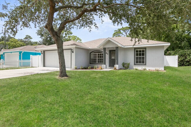 Photo - 884 Winchester St House