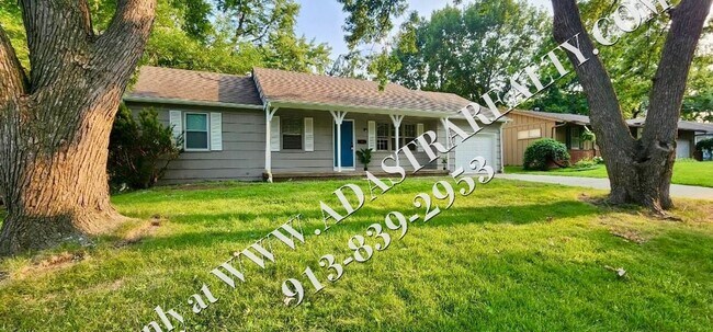 Building Photo - Beautiful 3 bed 1.5 bath home on Overland ...