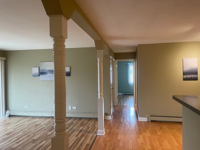 Building Photo - 16W481 Lake Dr