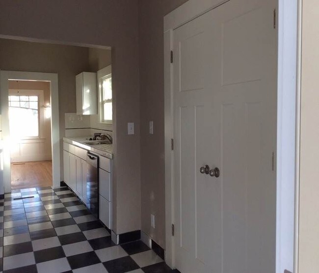 Building Photo - 2 br, 2 bath House - 801 N Safford