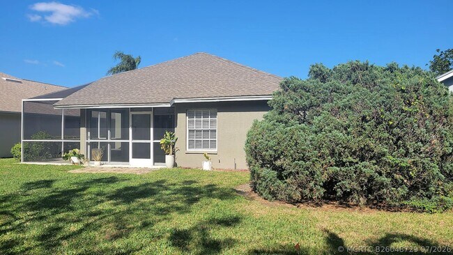 Building Photo - 20907 Country Barn Dr