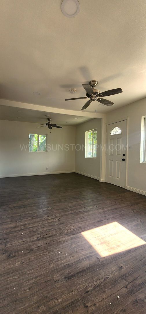 Foto del edificio - 3 Bedroom, 1 Bathroom