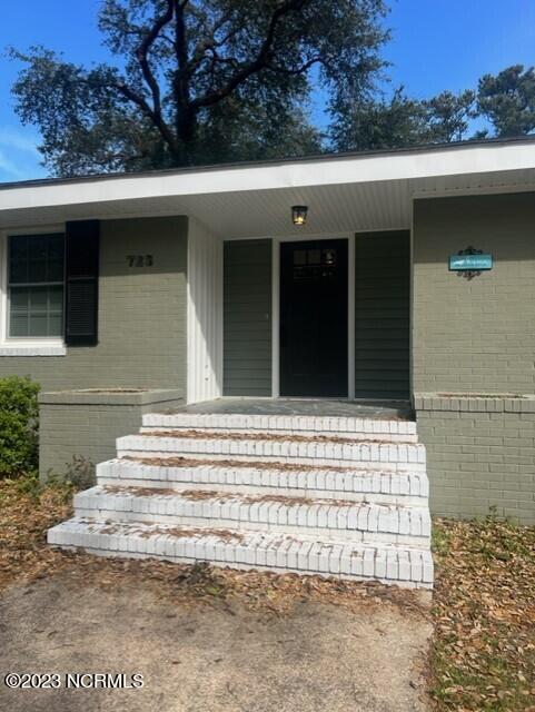 Building Photo - 723 Bayshore Dr