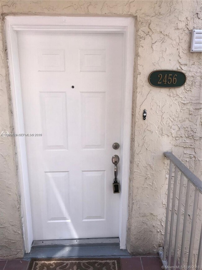 Foto del edificio - 10000 NW 80th Ct