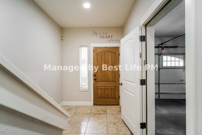 Foto del edificio - 2067 NE 49th Way