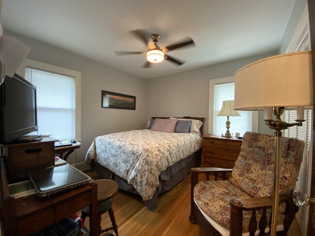 Foto del edificio - 4023 18th - Main Floor Duplex