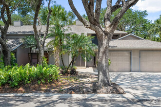 Building Photo - 5300 SE Schooner Oaks Way