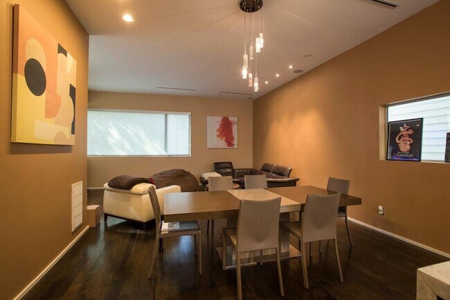 Foto del edificio - 4300 Rose St