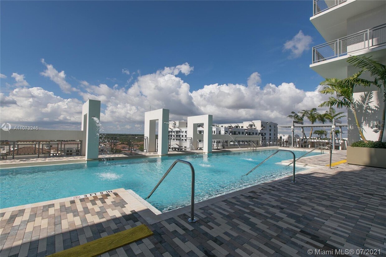 Foto principal - 8217 SW 72nd Ave