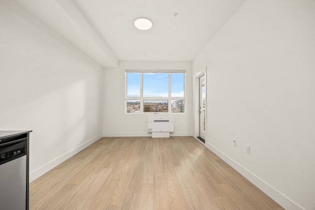 Building Photo - 500 Asher