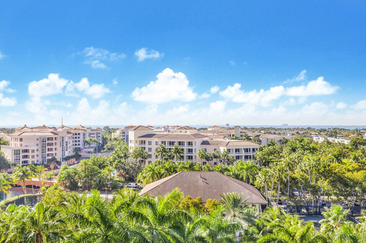 Foto principal - 781 Crandon Blvd