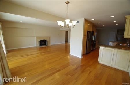 Building Photo - 2544 Northshore Ln
