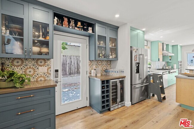 Foto del edificio - 11038 Blix St