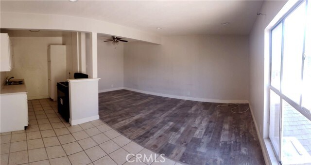 Building Photo - 1019 S Tamarack Dr