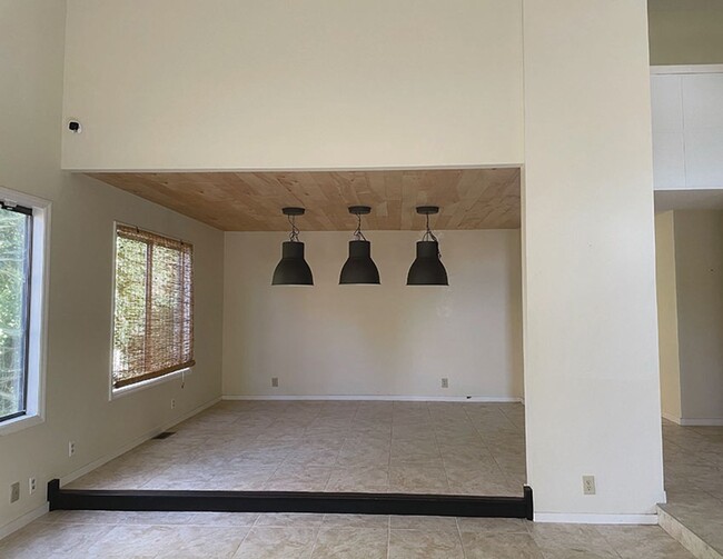 Building Photo - Gorgeous Home in Matthews with In-Ground P...