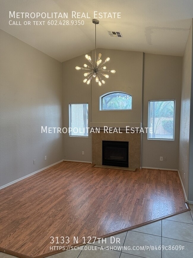 Foto del edificio - 3133 N 127th Dr