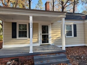 Building Photo - 1002 W Haven Blvd