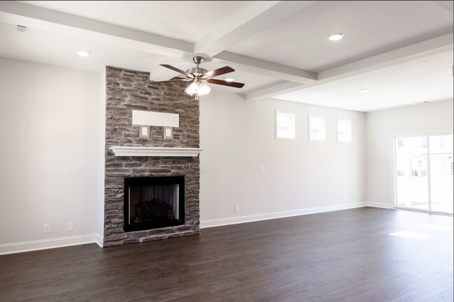 Building Photo - 4 Bd 2.5 Ba Beautiful Home!
