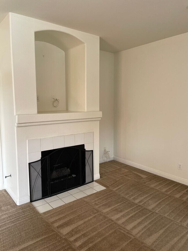 Foto del edificio - Welcome to Remington 50% off first month rent SPECIAL!!!