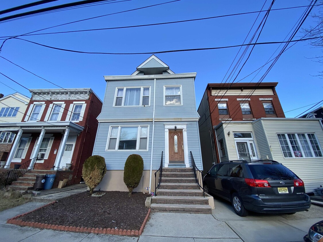 Primary Photo - 11 W 31st St