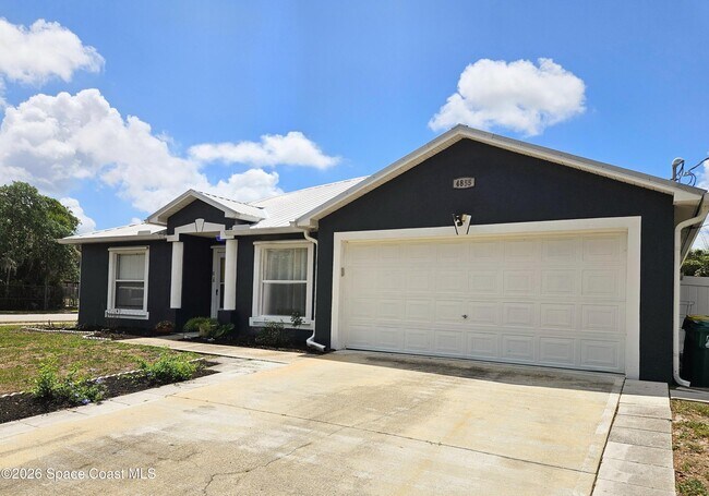 Building Photo - 4855 Balfern St