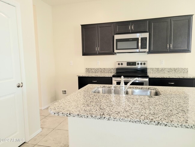 Building Photo - 11418 E Cliffrose Ln