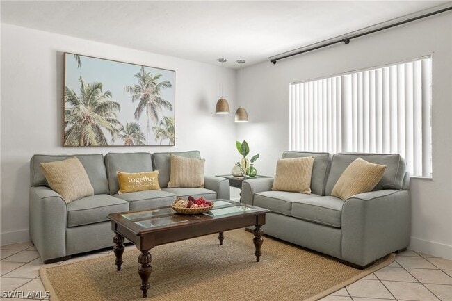 Foto del edificio - 742 111th Ave N