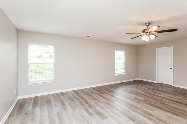 Foto del edificio - 315 Yellow Iris Rd SE